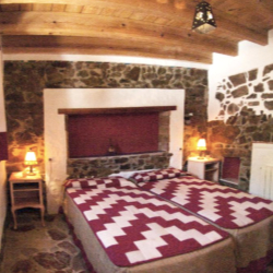 Single Room for 1 guest with shared bathroom (€ 70,- per night)