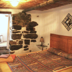 Single Room for 1 guest with own bathroom (€ 75,- per night)